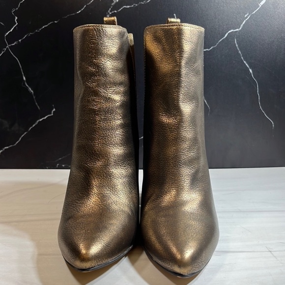 Vince Camuto Pointy Toe Heeled Ankle Booties Gold/Black sz 8.5 - Picture 2 of 6